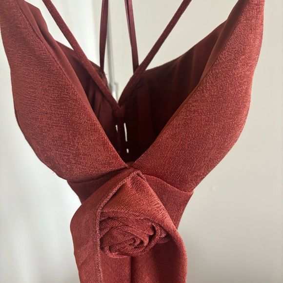 Rust maxi dress with floral detail - Picture 3 of 6